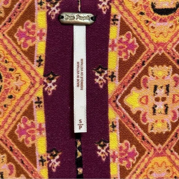 FREE PEOPLE Catch Me If You Can Top 3/4 Sleeve Cropped Boho V-neck Size Small - Picture 3 of 9